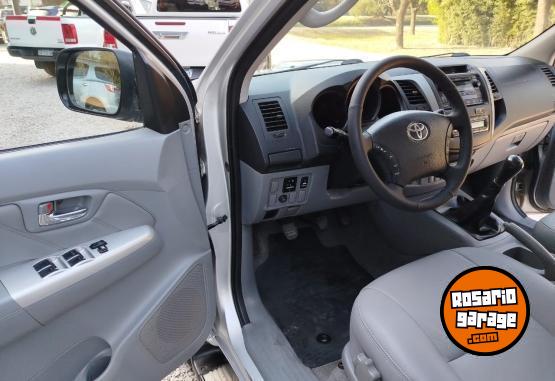 Camionetas - Toyota HILUX SRV 3.0 TDI CUERO 2009 Diesel 200000Km - En Venta