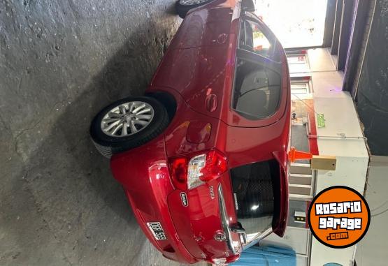 Autos - Toyota Etios XLS 2014 Nafta 136000Km - En Venta