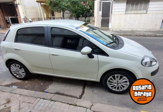 Autos - Fiat Punto dualogic 2017 Nafta 75000Km - En Venta