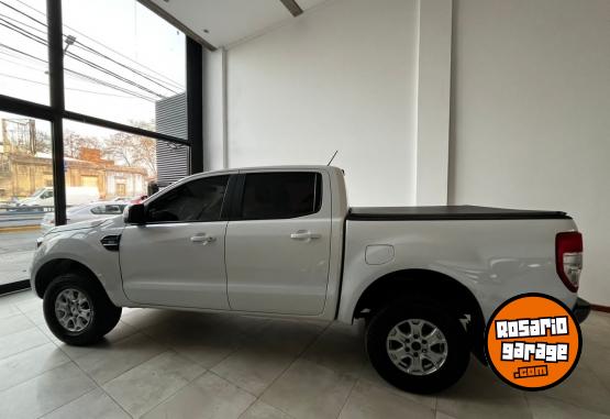 Camionetas - Ford Ranger 3.2 XLS 2021 Diesel 70000Km - En Venta