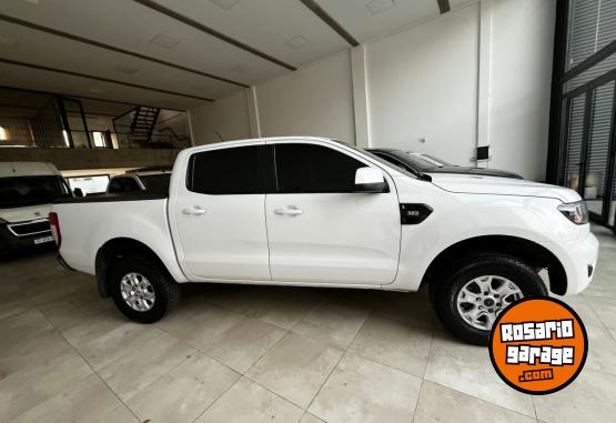 Camionetas - Ford Ranger 3.2 XLS 2021 Diesel 70000Km - En Venta