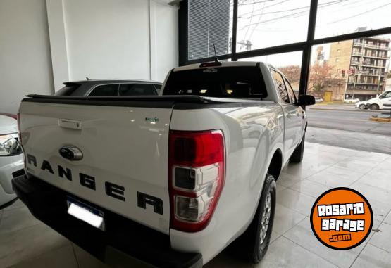 Camionetas - Ford Ranger 3.2 XLS 2021 Diesel 70000Km - En Venta