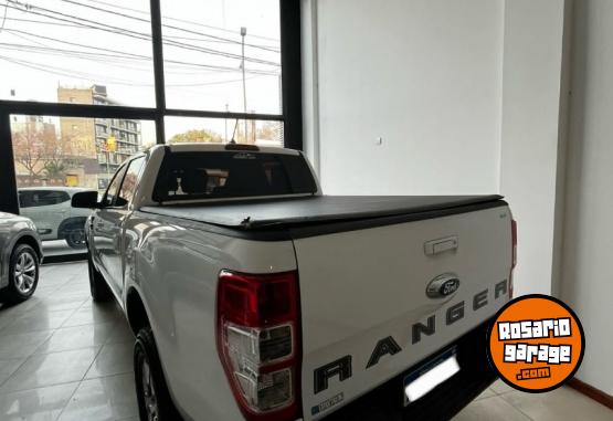 Camionetas - Ford Ranger 3.2 XLS 2021 Diesel 70000Km - En Venta