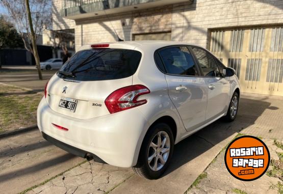 Autos - Peugeot 208 2013 Nafta 18000Km - En Venta