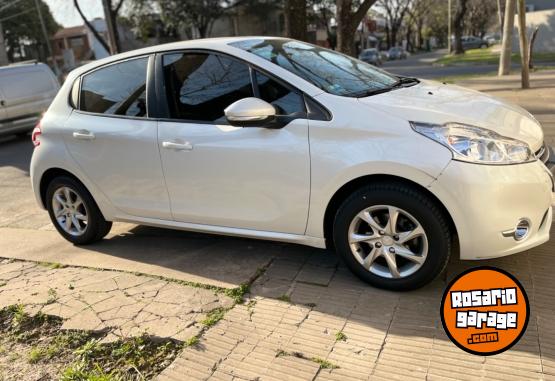 Autos - Peugeot 208 2013 Nafta 18000Km - En Venta