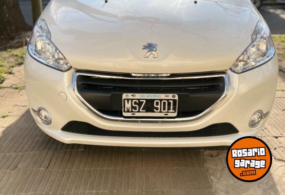 Autos - Peugeot 208 2013 Nafta 18000Km - En Venta