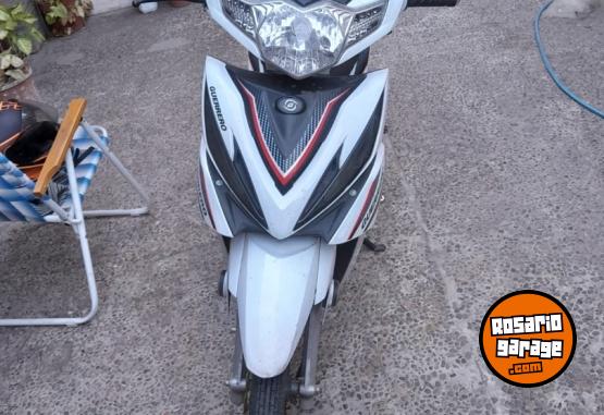 Motos - Guerrero Trip 125 plus 2023 Nafta 8000Km - En Venta