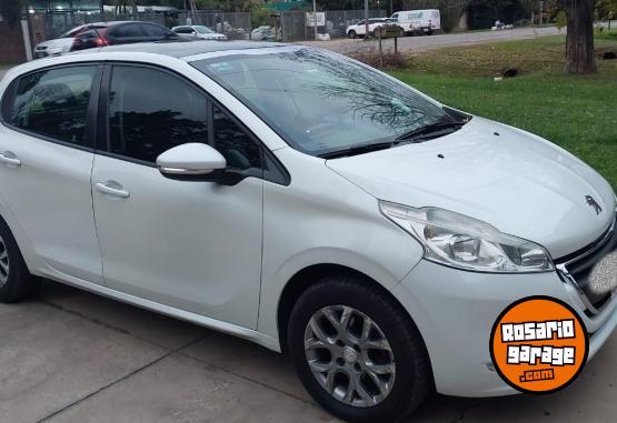 Autos - Peugeot 208 ALLURE TOUCHSCREEN 2015 Nafta 150000Km - En Venta