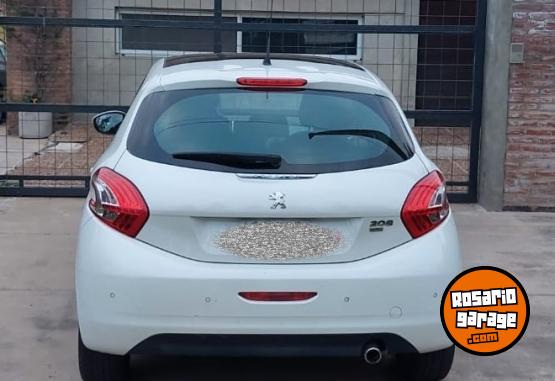 Autos - Peugeot 208 ALLURE TOUCHSCREEN 2015 Nafta 150000Km - En Venta