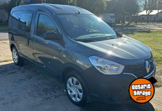 Utilitarios - Renault Kangoo 2022 Nafta 12800Km - En Venta