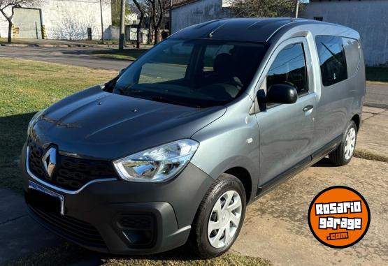 Utilitarios - Renault Kangoo 2022 Nafta 12800Km - En Venta