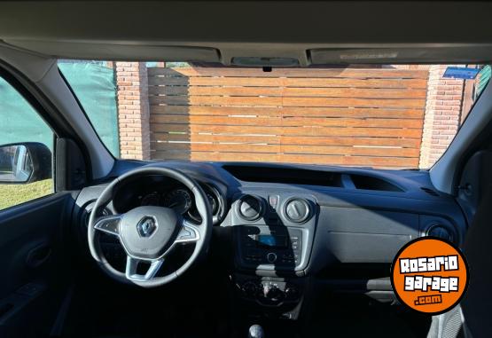 Utilitarios - Renault Kangoo 2022 Nafta 12800Km - En Venta