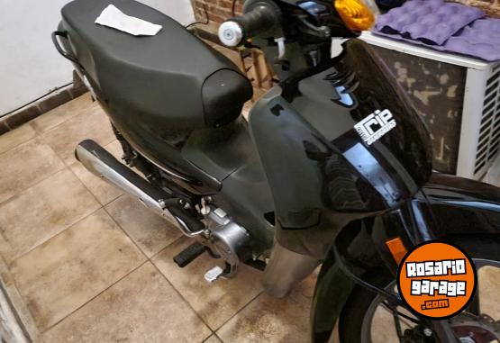 Motos - Guerrero Trip full full 2022 Nafta 5000Km - En Venta