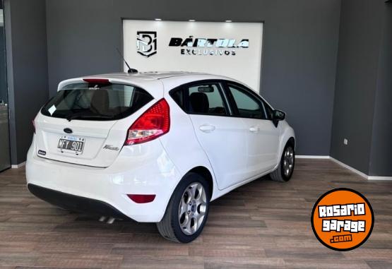 Autos - Ford Fiesta Kinectic 2013 Nafta 130200Km - En Venta