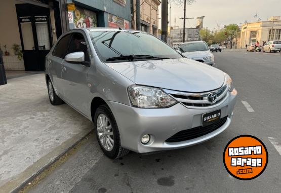 Autos - Toyota Etios XLS 2014 Nafta 85000Km - En Venta