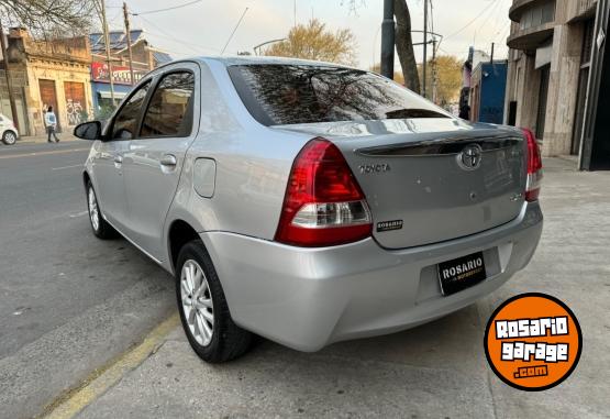 Autos - Toyota Etios XLS 2014 Nafta 85000Km - En Venta