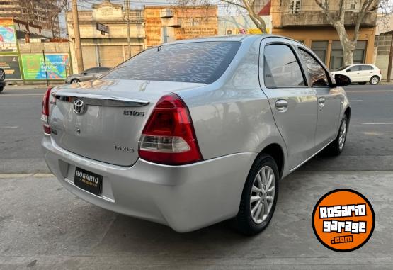 Autos - Toyota Etios XLS 2014 Nafta 85000Km - En Venta