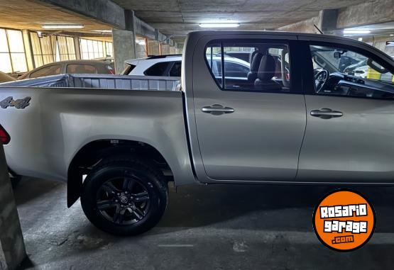 Camionetas - Toyota Hilux  SR 2024 Diesel 10Km - En Venta