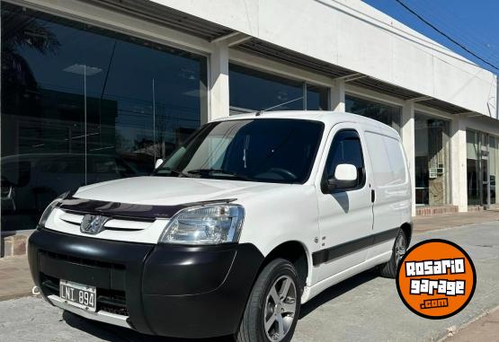 Utilitarios - Peugeot PARTNER FURGON 1.6 HDI 2012 Diesel 147000Km - En Venta