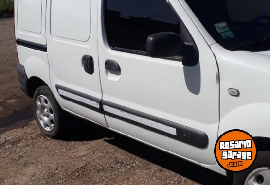 Utilitarios - Renault Kangoo 2012 GNC 220000Km - En Venta