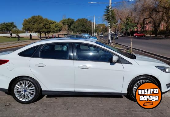 Autos - Ford Focus III 2.0 Sedan Se Pl 2016 Nafta 228000Km - En Venta