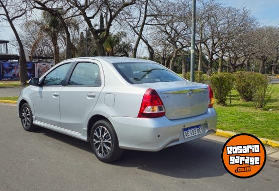 Autos - Toyota Etios 2020 Nafta 75000Km - En Venta