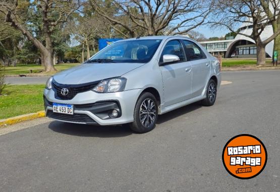 Autos - Toyota Etios 2020 Nafta 75000Km - En Venta