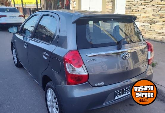 Autos - Toyota Etios XLS 2014 Nafta 127000Km - En Venta