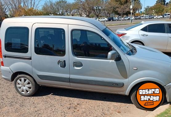 Utilitarios - Renault Kangoo authentic plus 2009 GNC 260000Km - En Venta