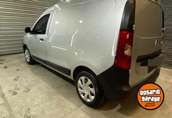 Utilitarios - Renault Kangoo 2020 Nafta 101000Km - En Venta