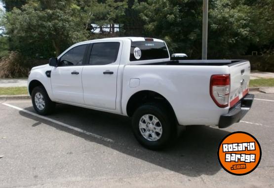 Camionetas - Ford Ranger 1ra mano permuto 2017 Diesel 72000Km - En Venta