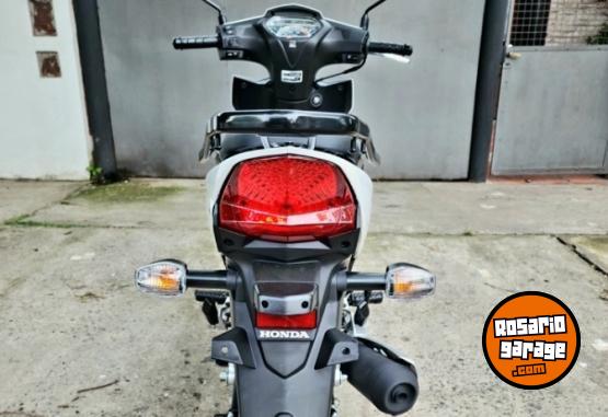 Motos - Honda Wave 2023 Nafta 4800Km - En Venta