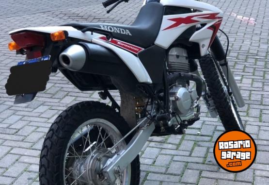 Motos - Honda TORNADO 250 2024 Nafta 0Km - En Venta