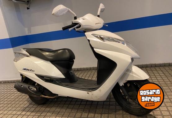 Motos - Honda Elite 2015 Nafta 15000Km - En Venta