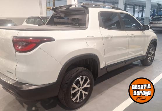 Camionetas - Fiat TORO FREEDOM 1.8 CD 4X2 2022 Nafta 15000Km - En Venta