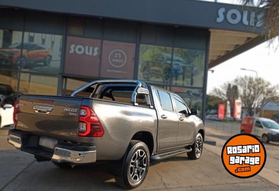 Camionetas - Toyota Hilux srx 2022 Diesel 41000Km - En Venta