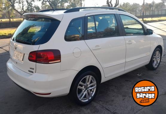 Autos - Volkswagen SURAN  HIGHLINE MSI 2018 Nafta 40450Km - En Venta