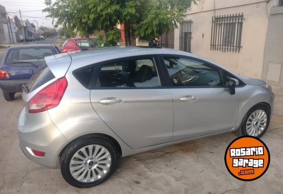 Autos - Ford Fiesta kinetic 2012 Nafta 118000Km - En Venta