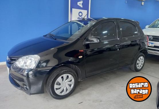 Autos - Toyota ETIOS 5P X M//T 6 2017 Nafta 85800Km - En Venta