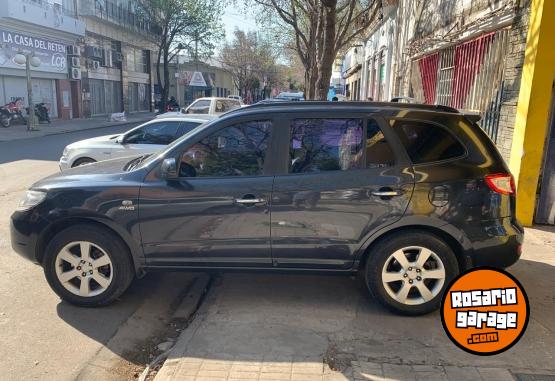 Camionetas - Hyundai SANTA FE GLS 2.7 V6 7 PAS 2008 Nafta 295000Km - En Venta