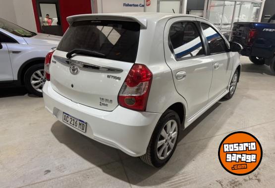 Autos - Toyota ETIOS XLS 2018 Nafta 102000Km - En Venta