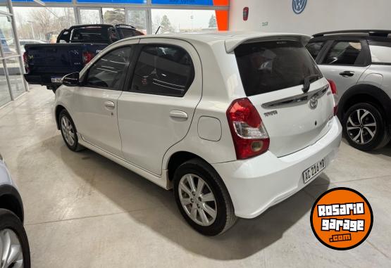 Autos - Toyota ETIOS XLS 2018 Nafta 102000Km - En Venta