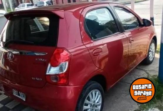 Autos - Toyota Etios 2014 Nafta 90000Km - En Venta