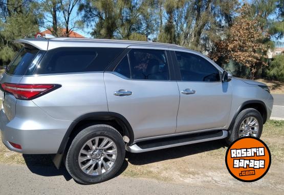 Camionetas - Toyota SW4 SRX AT6 7 PASAJEROS 2021 Diesel 70000Km - En Venta