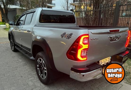 Camionetas - Toyota Hilux SRX 4x4 automtica 2022 Diesel 40000Km - En Venta