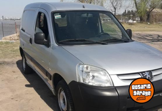 Utilitarios - Peugeot Partner Furgn 2013 Diesel 200000Km - En Venta