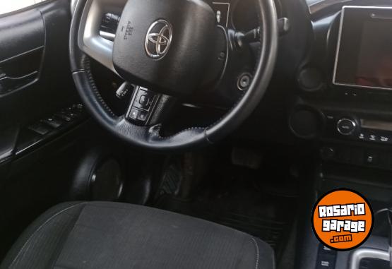 Camionetas - Toyota Hilux SRV 2019 Diesel 126218Km - En Venta