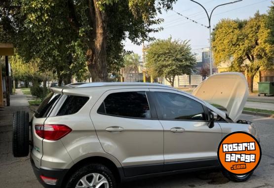 Camionetas - Ford Ecosport titanium 2.0 2014 GNC 255000Km - En Venta