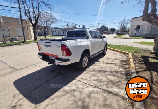 Camionetas - Toyota Hilux 2017 Diesel 138000Km - En Venta