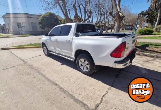 Camionetas - Toyota Hilux 2017 Diesel 138000Km - En Venta